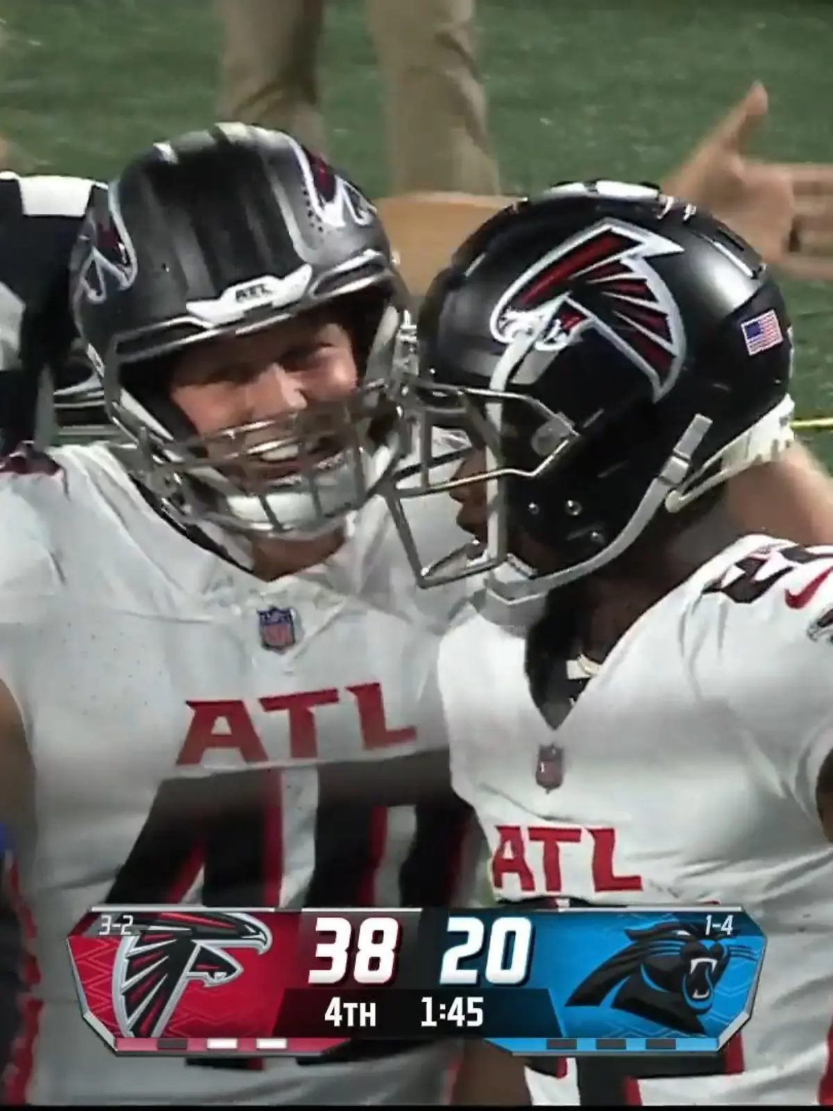 Bild zu: "Falcons fliegen den Panthers davon"