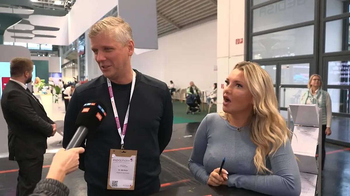 Bei der Anmache traut Evelyn Burdecki ihren Ohren nicht Ex-Dschungelkönigin schockiert