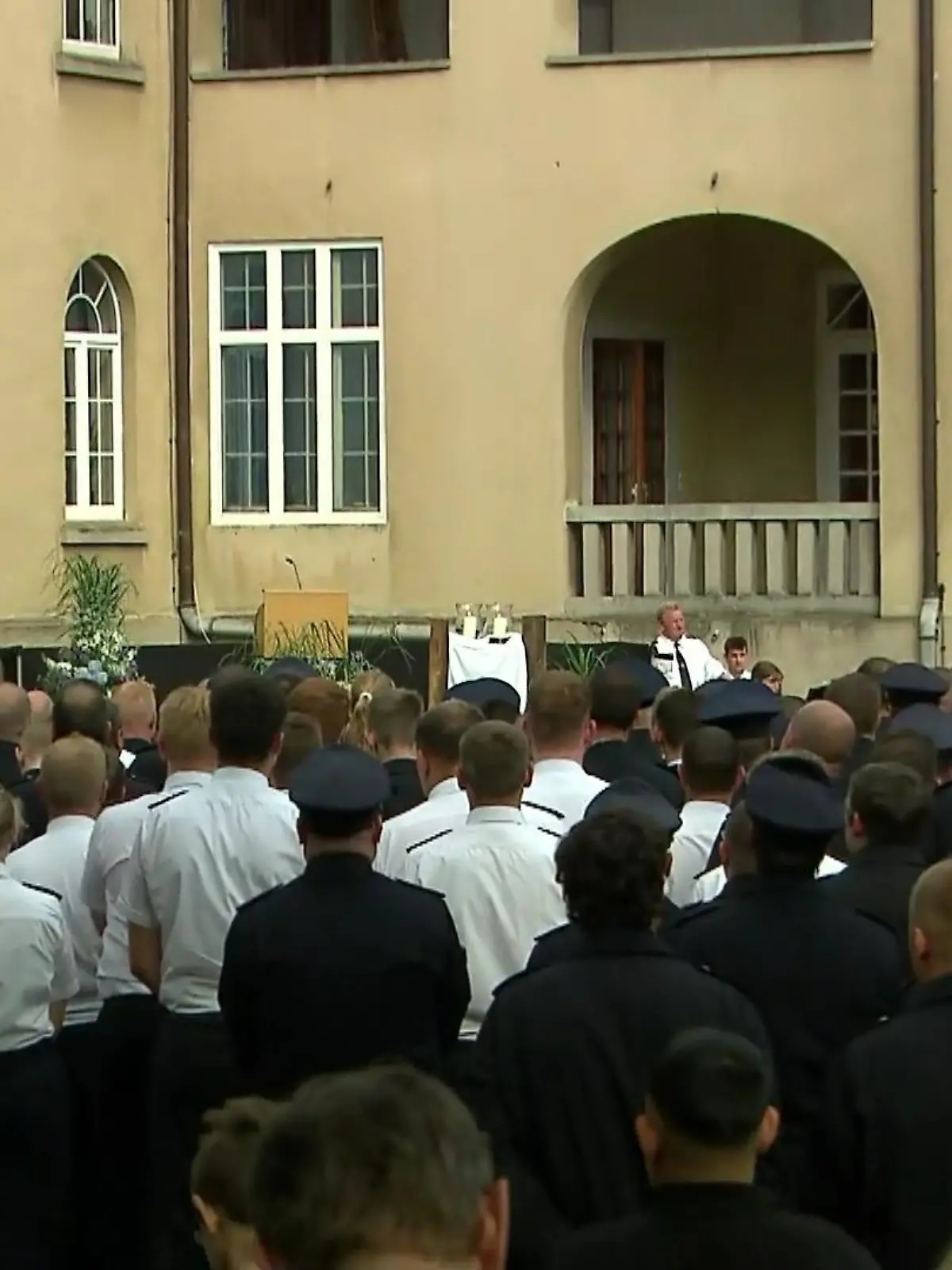 Bild zu: "Abschied in Sankt Augustin"