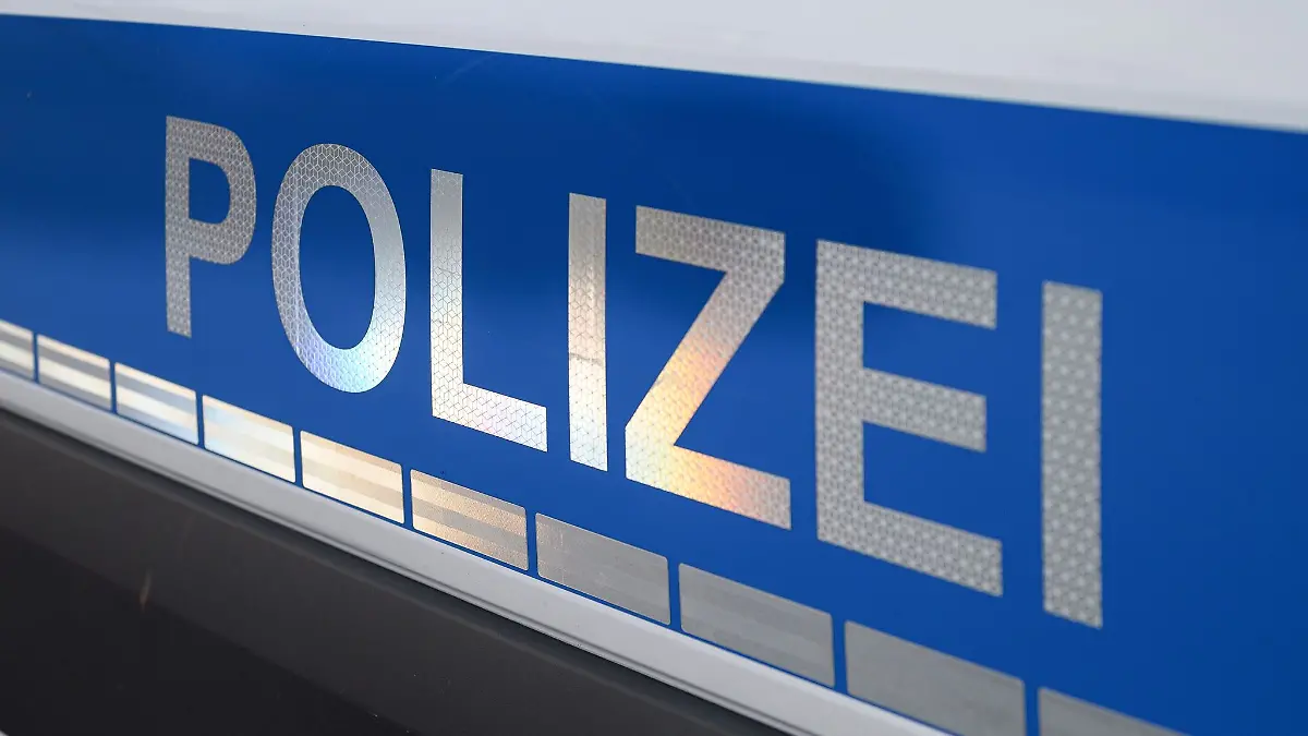 Die Polizei fahndet nach bislang unbekannten Obstdieben. (Symbolbild)