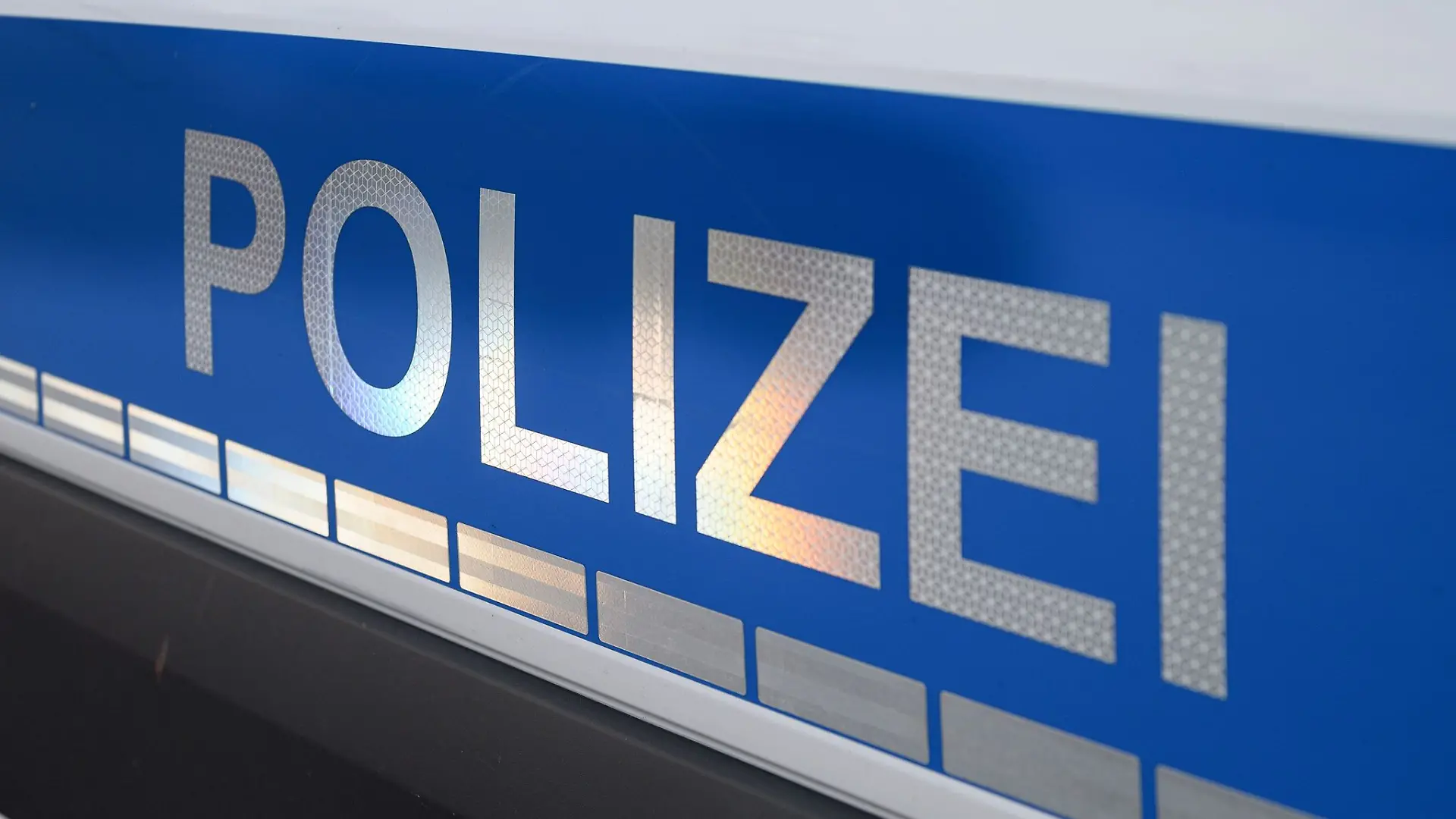 Die Polizei fahndet nach bislang unbekannten Obstdieben. (Symbolbild)
