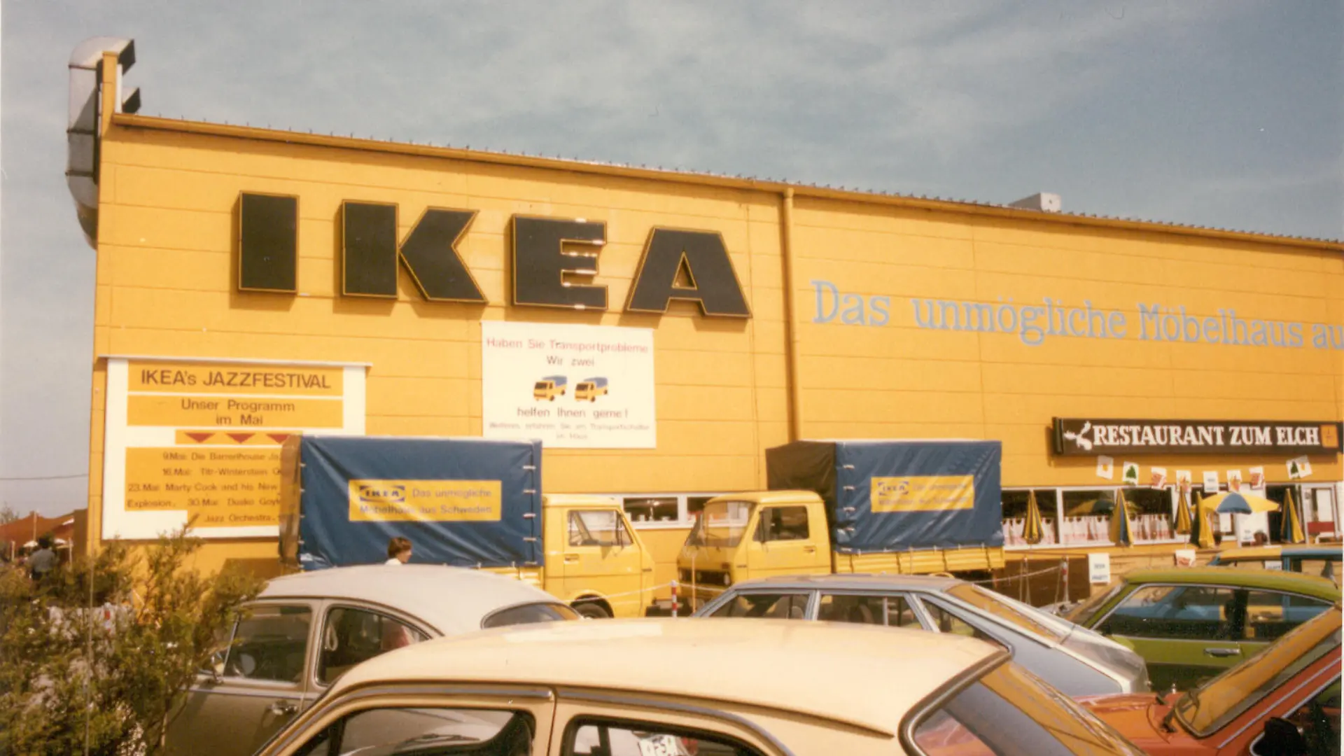 das-erste-ikea-einrichtungshaus-in-deutschland-in-gelb-mit-s-f9855a9e31837d0109301707f336ec91.jpg