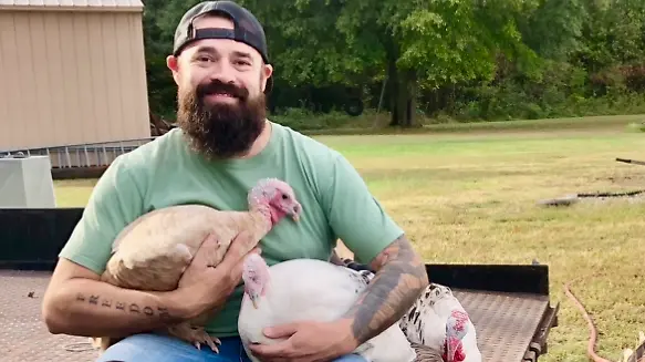 Sheriff oder Knast? Aaron kandidiert für Amt – nachdem er mutmaßlichen Vergewaltiger seiner Tochter tötet