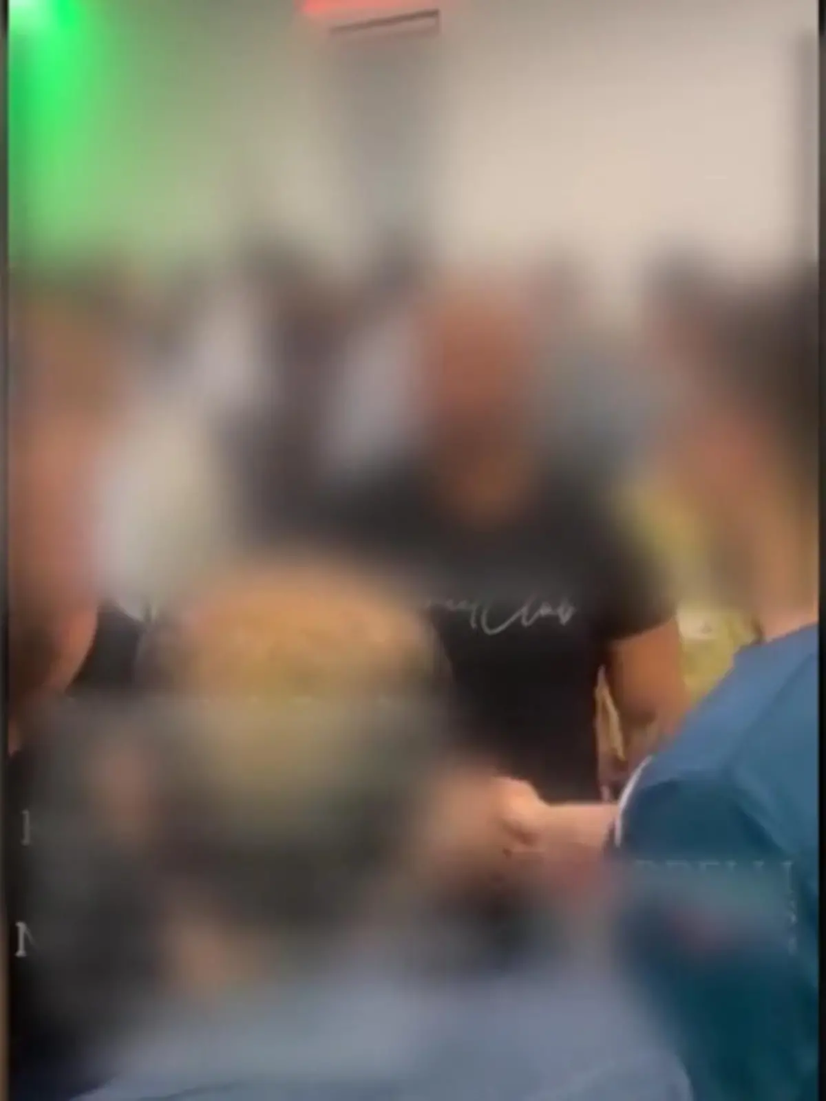 Bild zu: "Clans schließen Frieden"