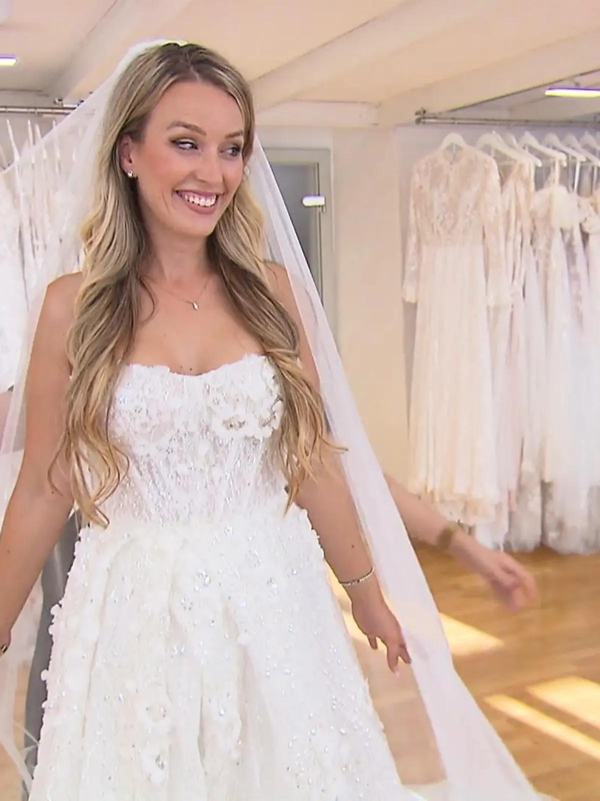 Bild zu: "Dieses Kleid hat einen "Wow"-Effekt"