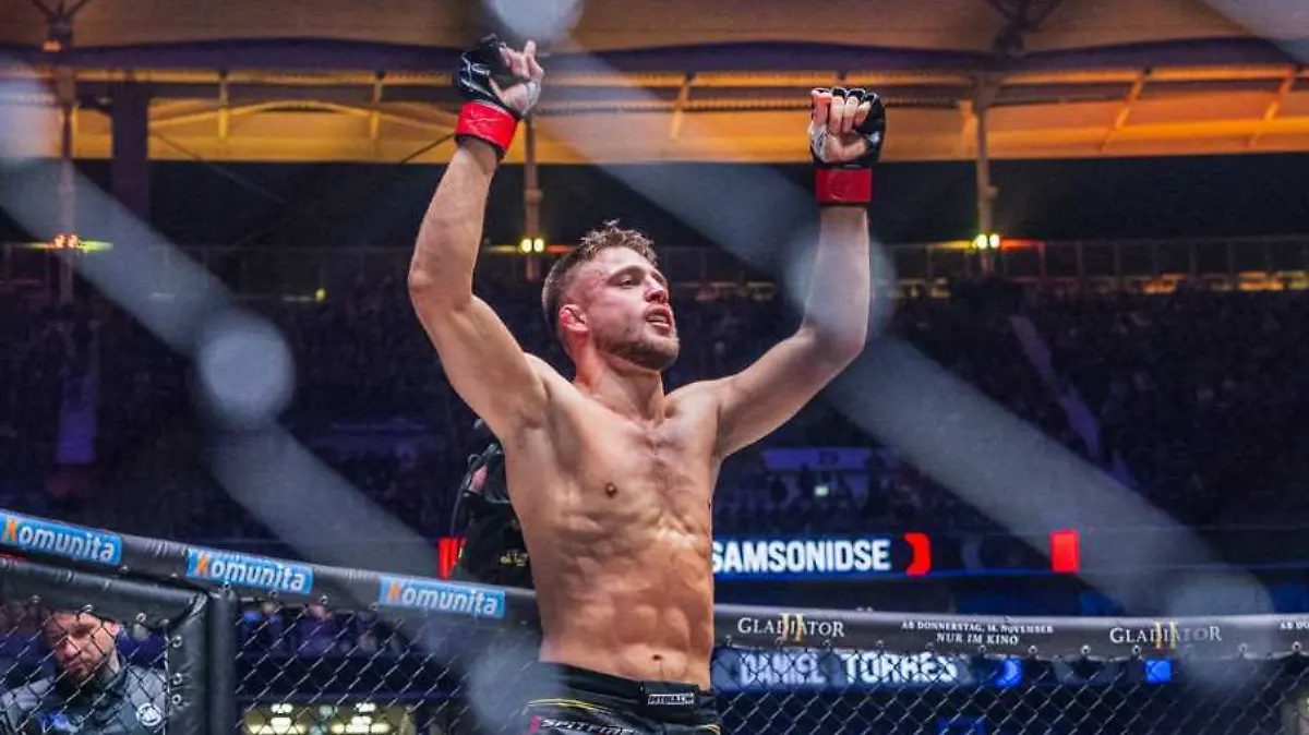 Niko Samsonidse (29) gewinnt beim Oktagon-MMA-Event in Frankfurt seinen Kampf gegen Daniel Torres bereits in Runde zwei.