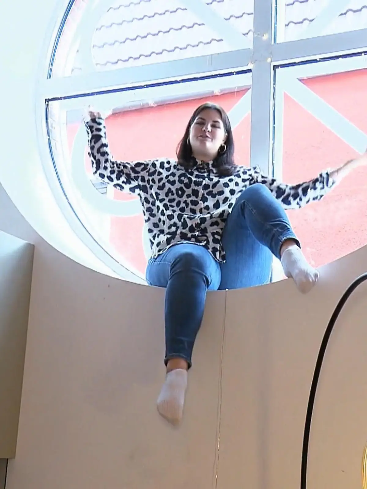 Bild zu: "Fraucke lebt in einer alten Kirche"