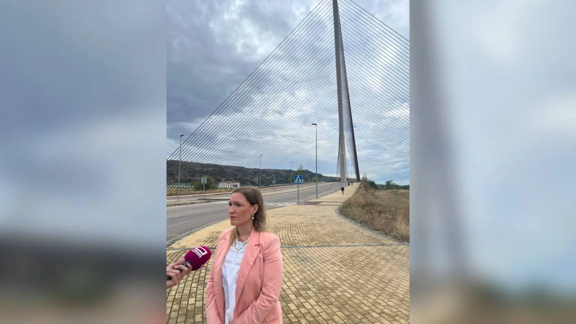 Von dieser Brücke stürzt der Brite in den Tod.