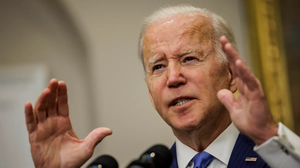  April 28, 2022, Washington, District of Columbia, USA: U.S. President Joe Biden speaks in the Roosevelt Room of the White House in Washington, D.C., U.S., on Thursday, April 28, 2022. Biden will ask Congress to provide $33 billion for military, economic, and humanitarian aid to Ukraine, as well as the power to seize and sell the assets of wealthy Russians Washington USA - ZUMAs152 20220428_zaa_s152_019 Copyright: xSamuelxCorumx-xPoolxviaxCNPx