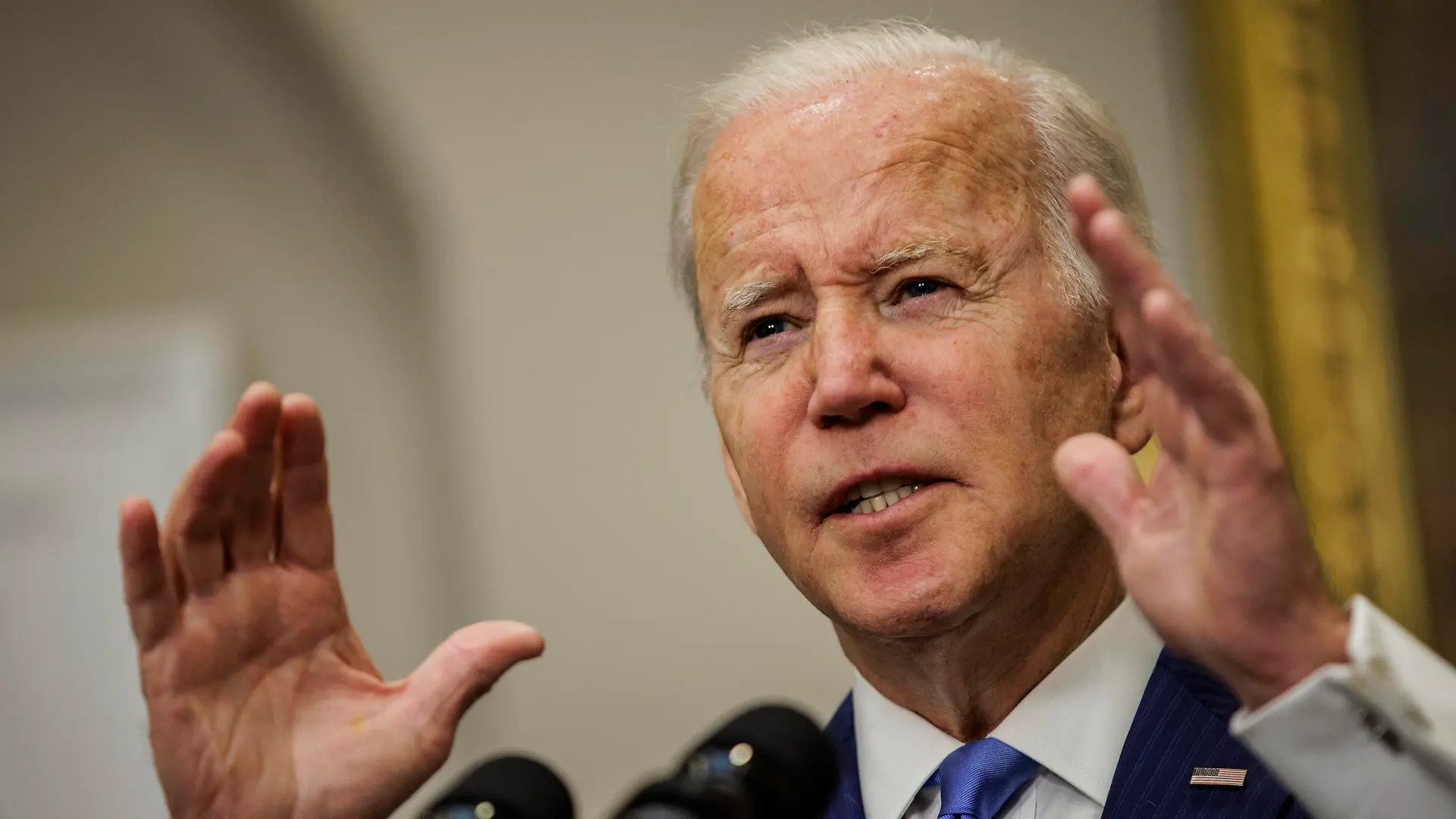 April 28, 2022, Washington, District of Columbia, USA: U.S. President Joe Biden speaks in the Roosevelt Room of the White House in Washington, D.C., U.S., on Thursday, April 28, 2022. Biden will ask Congress to provide $33 billion for military, economic, and humanitarian aid to Ukraine, as well as the power to seize and sell the assets of wealthy Russians Washington USA - ZUMAs152 20220428_zaa_s152_019 Copyright: xSamuelxCorumx-xPoolxviaxCNPx