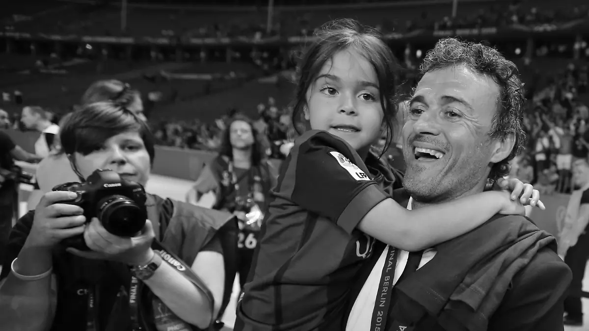 Luis Enrique mit seiner Tochter Xana beim Champions-League-Sieg in Berlin 2015.