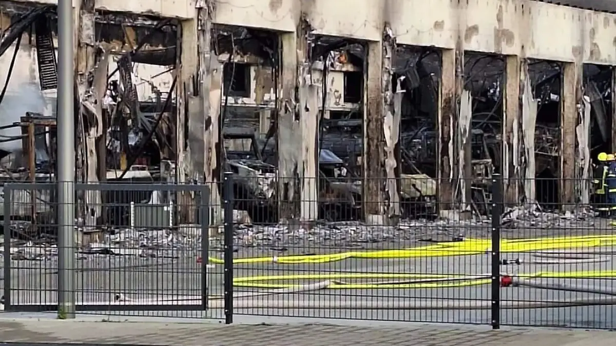 Das Feuerwehrhaus in Stadtallendorf ist komplett ausgebrannt.
