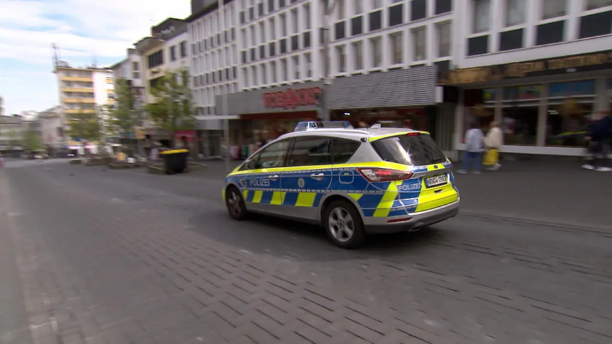 Täter oft minderjährig: Jugendbande terrorisiert Innenstadt in Mönchengladbach
