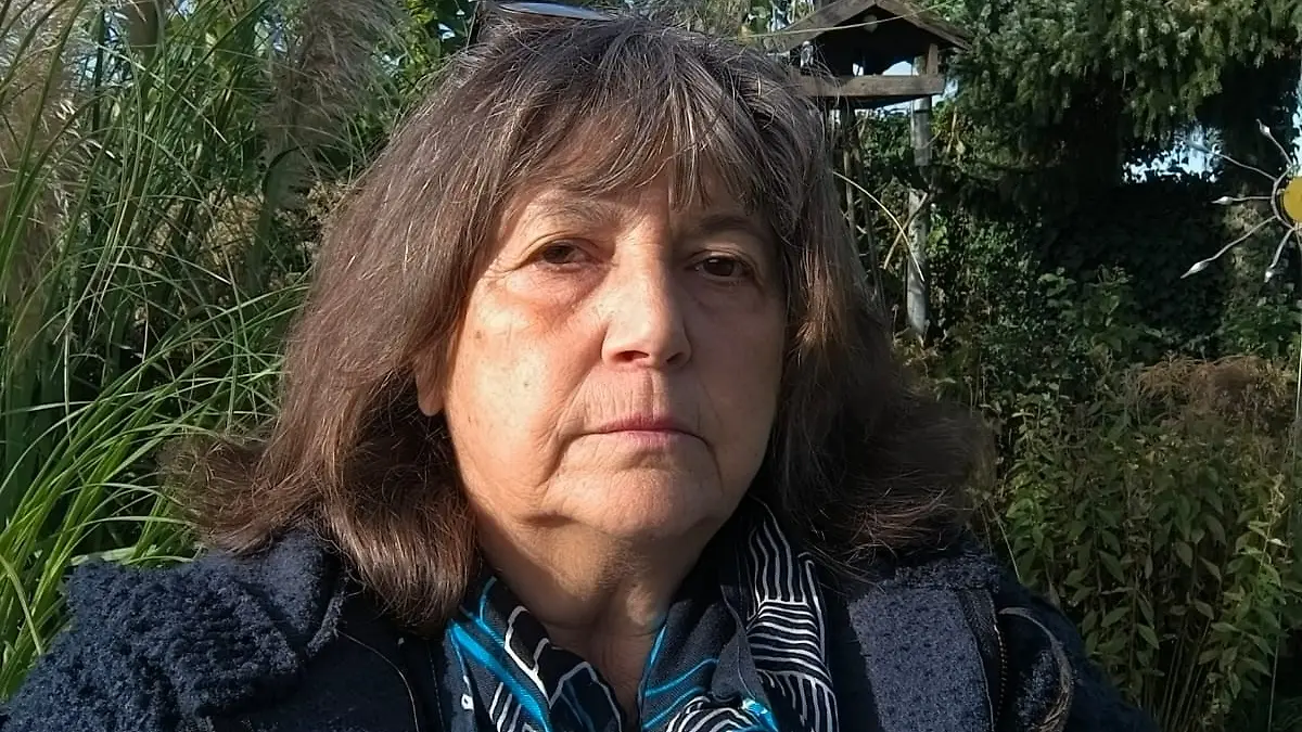 Eine Frau im Portrait. 