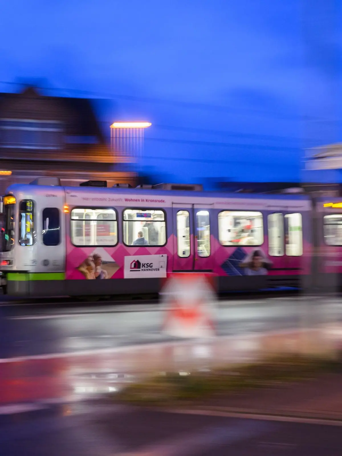 Bild zu: "Radfahrer stirbt bei Zusammenprall mit Straßenbahn"