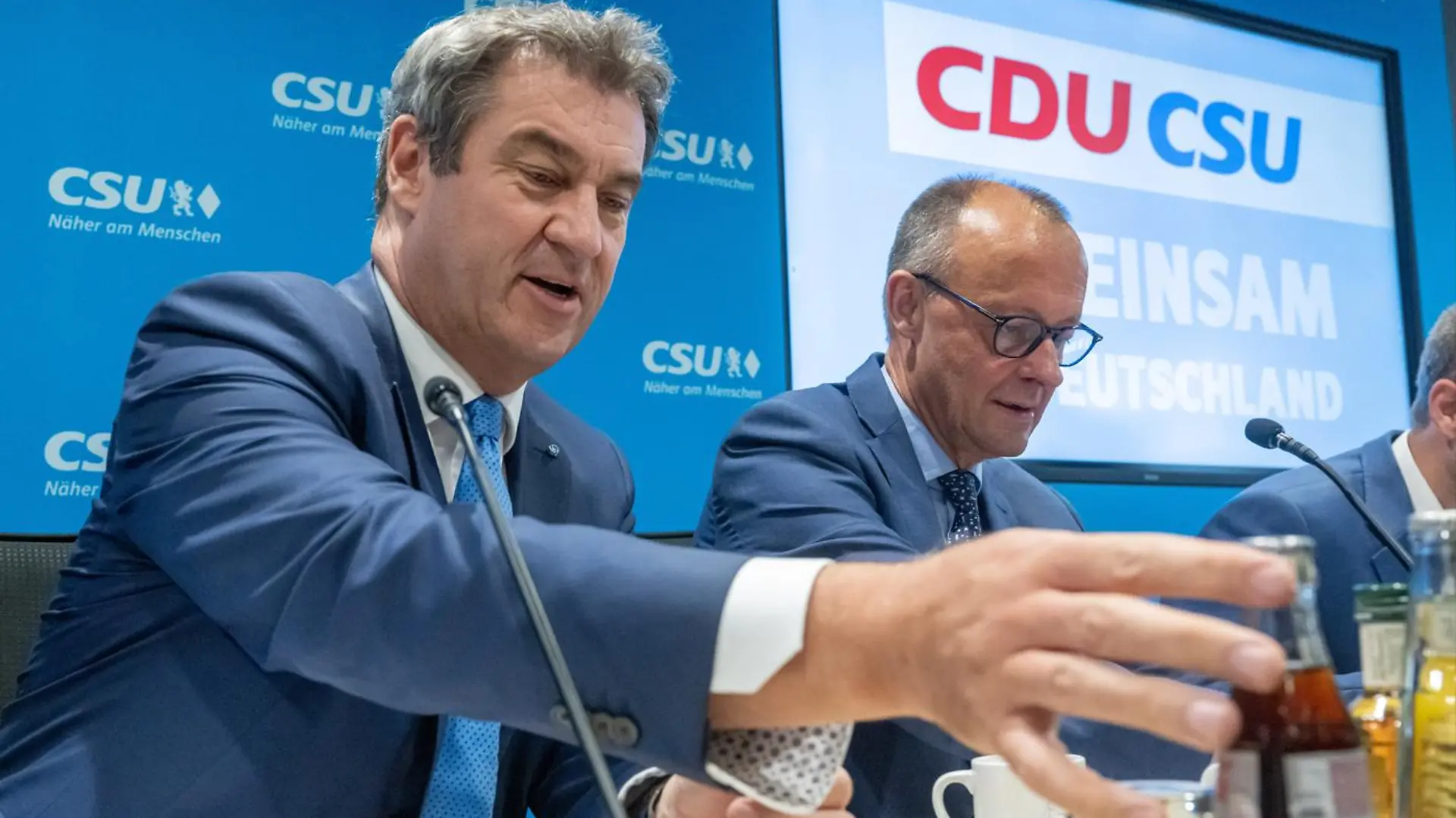 CSU-Chef Markus Söder und CDU-Chef Friedrich Merz bei einer gemeinsamen Präsidiumssitzung am Freitag