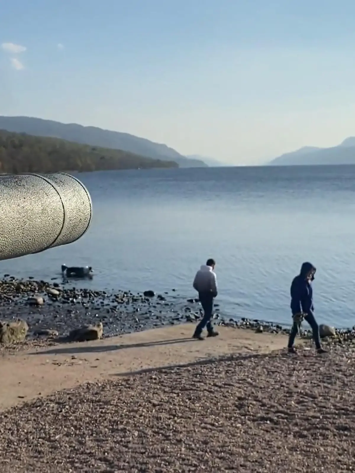 Gibt es Nessie, oder gibt es sie nicht? Seit 90 Jahren beschäftigen sich Menschen mit der Frage, ob in Schottland tatsächlich ein See-Ungeheuer lebt – manche mit regelrecht bizarrer Leidenschaft. Also Wochenende versammelten sich hunderte Freiwillige am Loch Ness, um der Lösung des Rätsels näher zu kommen: die größte Suche seit einem halben Jahrhundert.