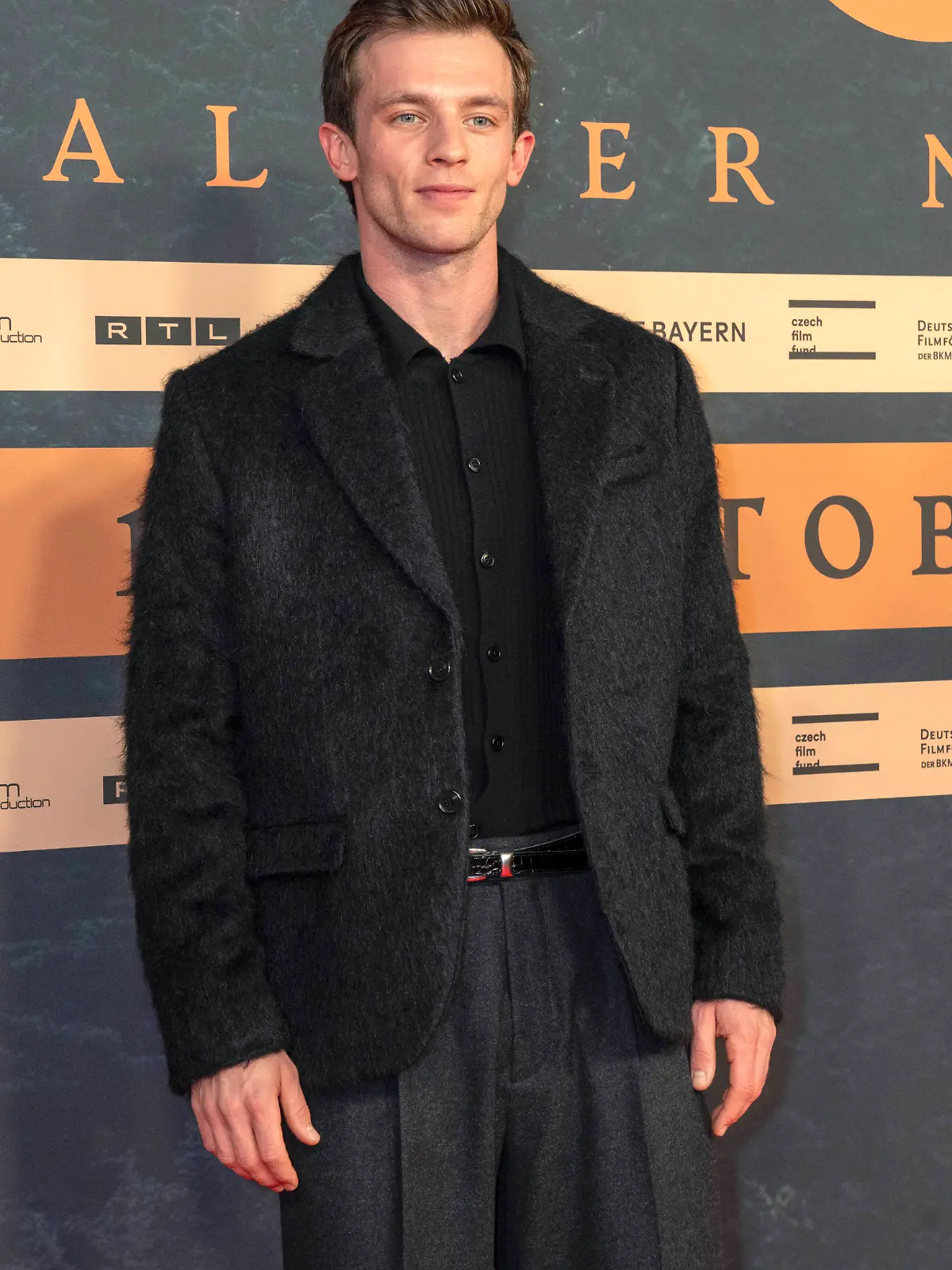 Jannis Niewöhner bei der Premiere des Kinofilms „Hagen - Im Tal der Nibelungen”