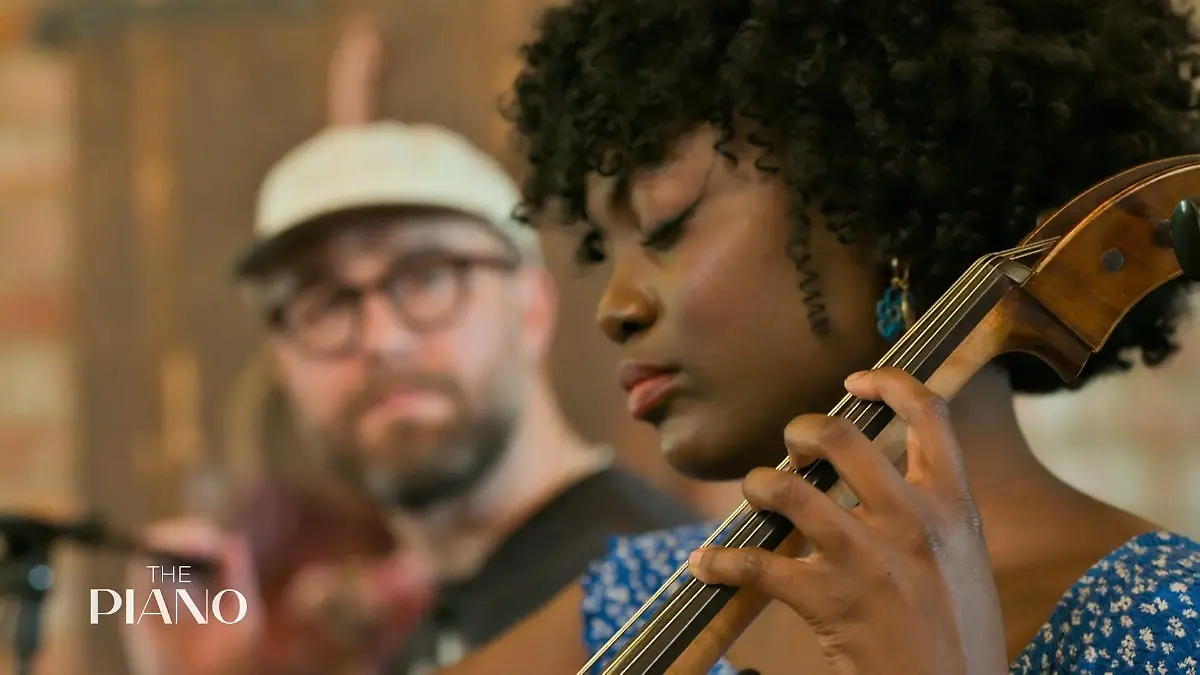 Klavier UND Cello gleichzeitig? Bei Savannah ist Mark Forster baff
