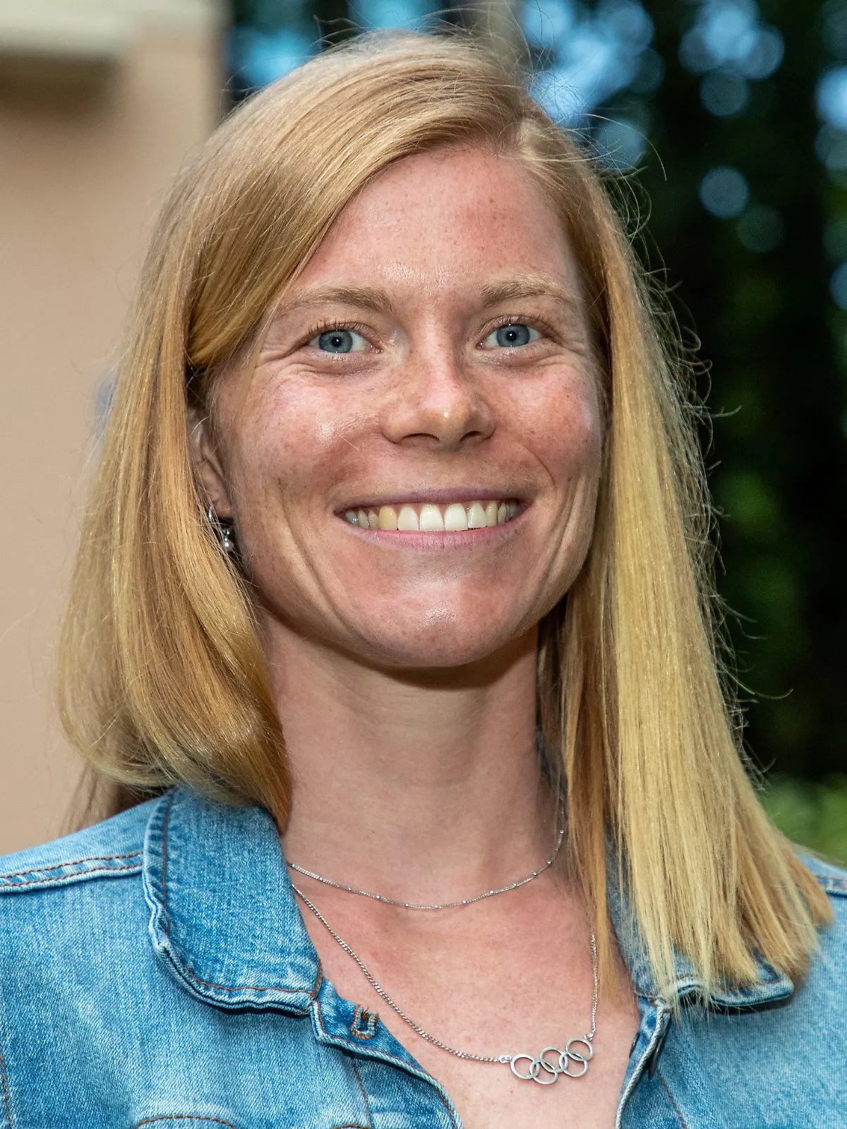 ARCHIV - 24.06.2021, Berlin: Olympia: Tokio, Deutsches Team, Verabschiedung der Berliner Olympia-Athleten im Veranstaltungszentrum Wannsee der Berliner Sparkasse. Annika Schleu, Moderne Fünfkämpferin, lächelt. (zu dpa "Schwangere Fünfkämpferin Schleu: «Definitiv ein Wendepunkt für mich»") Foto: Andreas Gora/dpa +++ dpa-Bildfunk +++
