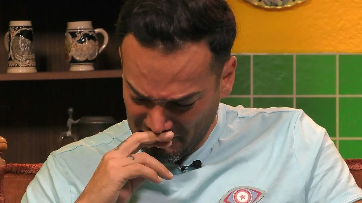 Daniel Lopes weint