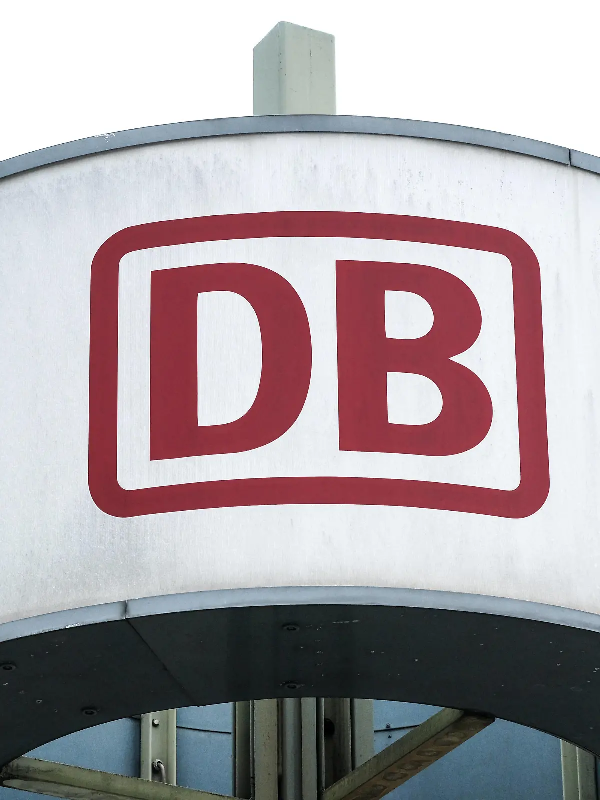 Neuss 24.05.2023 Nahverkehr Fernverkehr ÖPNV DB Deutsche Bahn Tarife Pendler  Tickets Ticket Lokführer-Gewerkschaft Lokomotivführerstreik Lokführerstreik Eisenbahn- und Verkehrsgewerkschaft  EVG  Tarifkonflikt Lokführerstreik DB Deutsche Bahn Zug GDL Bahnstreik Bundesbahn 49-Euro-Ticket Deutschlandticket Megastreik Superstreik Neuss Nordrhein-Westfalen Deutschland *** Neuss 24 05 2023 local traffic long-distance traffic ÖPNV DB Deutsche Bahn tariffs commuter home office tickets ticket train driver union locomotive driver strike railroad and transport union EVG collective dispute train driver strike DB Deutsche Bahn train GDL railroad strike federal railroad 49 Euro ticket Germany ticket mega strike super strike Neuss Nort