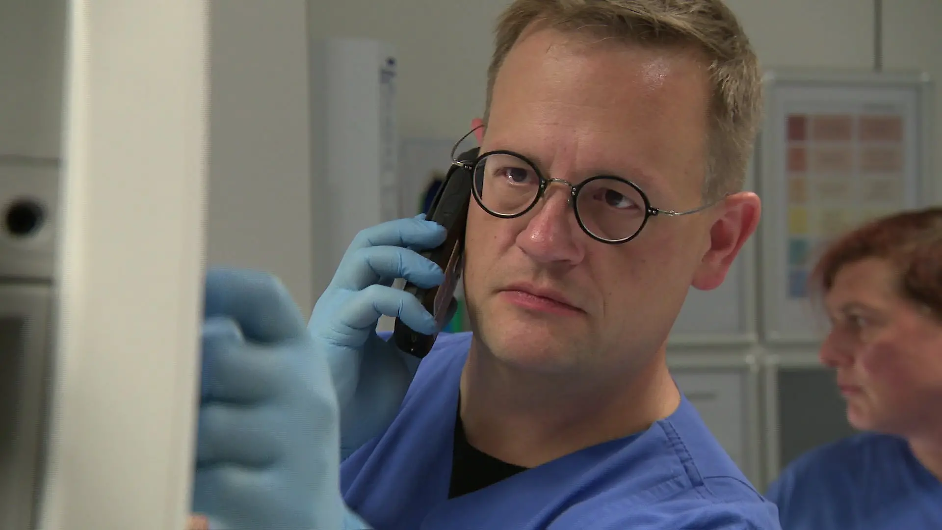 Dr. Lars Roman Herda geht trotz Stress immer noch gerne zur Arbeit.