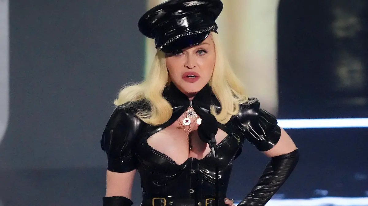 ARCHIV - 12.09.2021, USA, New York: US-Popstar Madonna spricht bei den MTV Video Music Awards im Barclays Center. (zu dpa Nach freizügigen Fotos: Madonna kritisiert Richtlinien auf Instagram) Foto: Charles Sykes/Invision via AP/dpa +++ dpa-Bildfunk +++