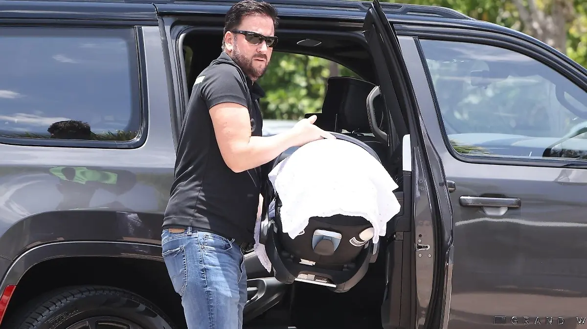 FLorida, FL - New Parents Michael Wendler and Laura Müller take their son to his first doctors appointment in Florida.
Pictured: Michael Wendler
BACKGRID USA 28 JUNE 2023
BYLINE MUST READ: MiamiPIXX / BACKGRID