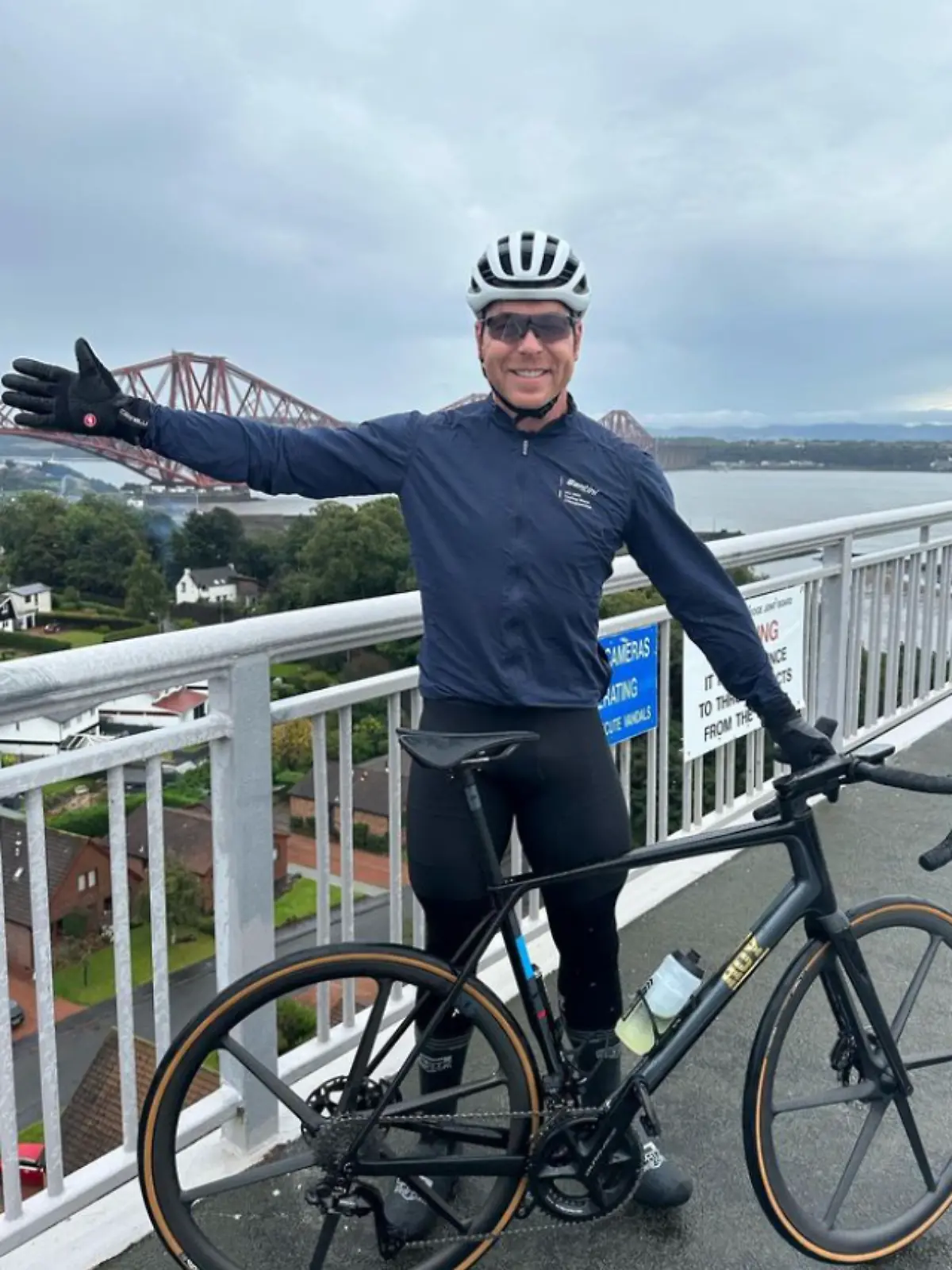 Chris Hoy ist sechsfacher Olympiasieger und wurde elf Mal Weltmeister im Bahnsport.
