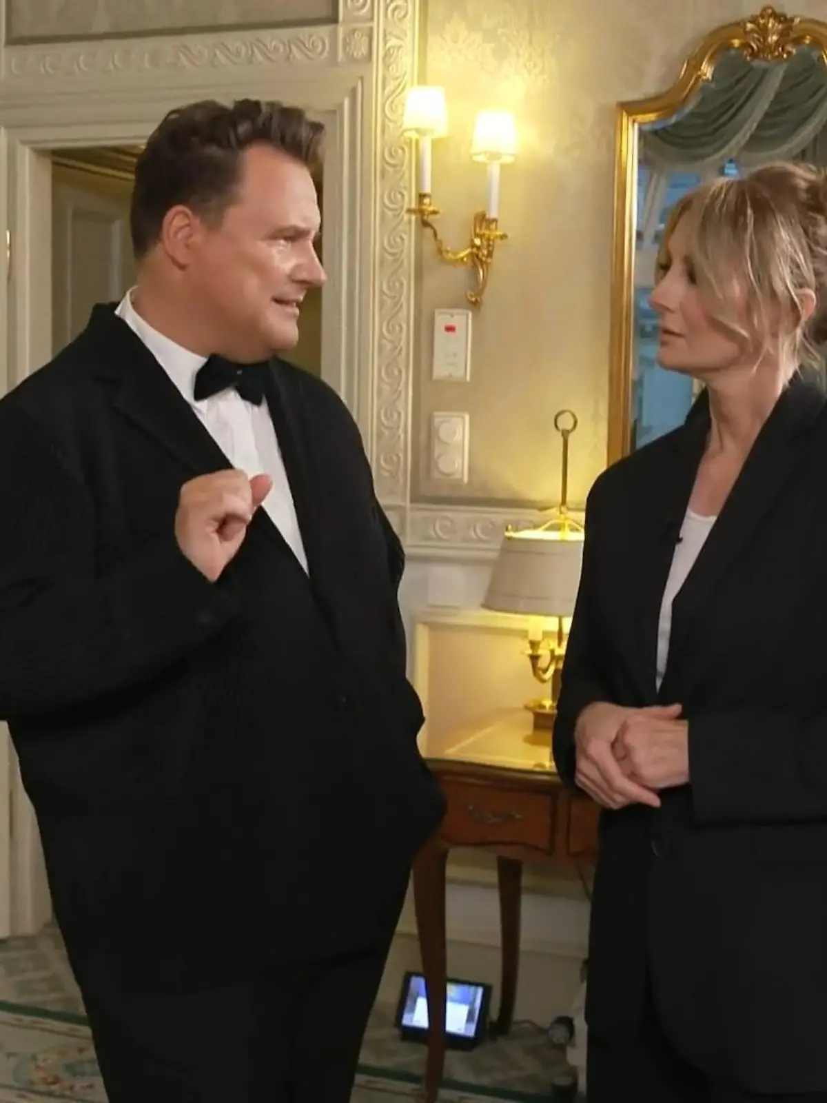 Guido Maria Kretschmer im Gespräch mit Frauke Ludowig. 