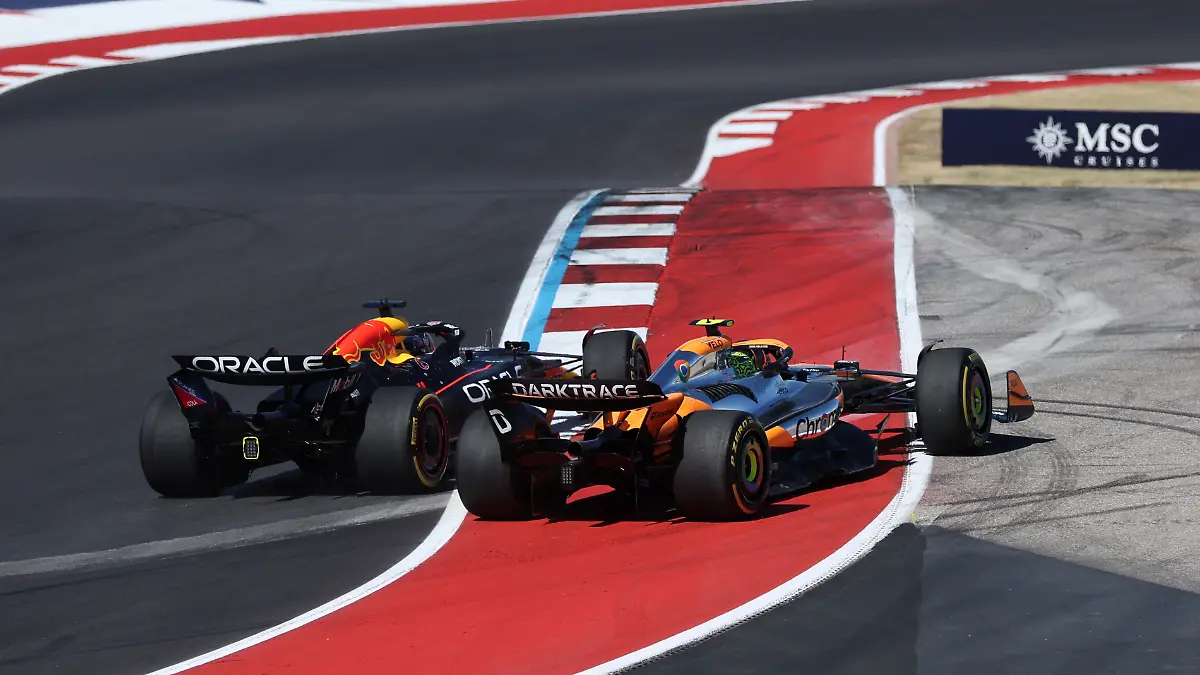 Lando Norris und Max Verstappen kämpfen dicht an dicht um Platz drei