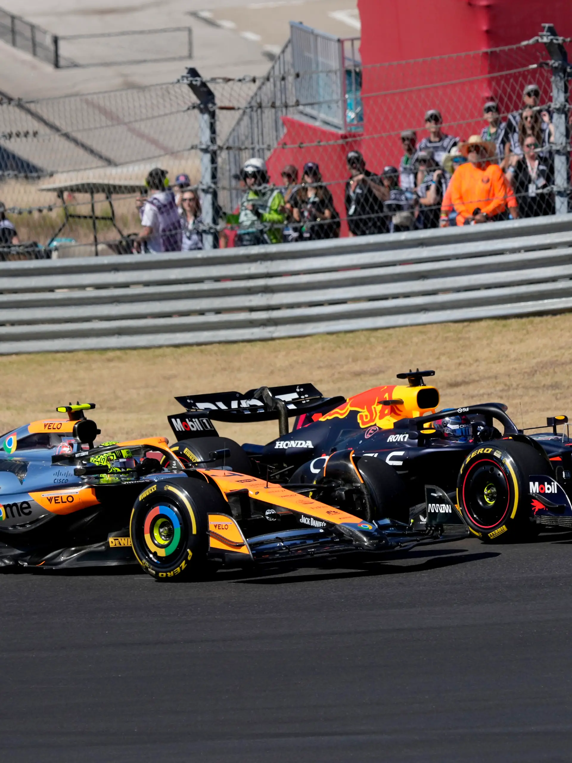 Lando Norris und Max Verstappen kämpfen um Platz drei
