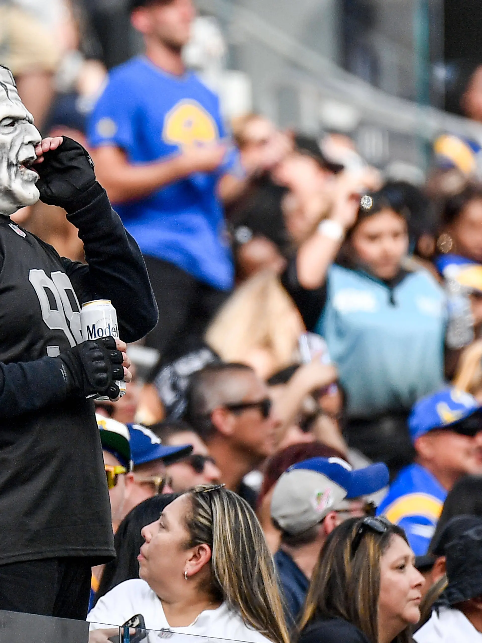 Bild zu: "20:15! Rams rammen Raiders aus dem Stadion"