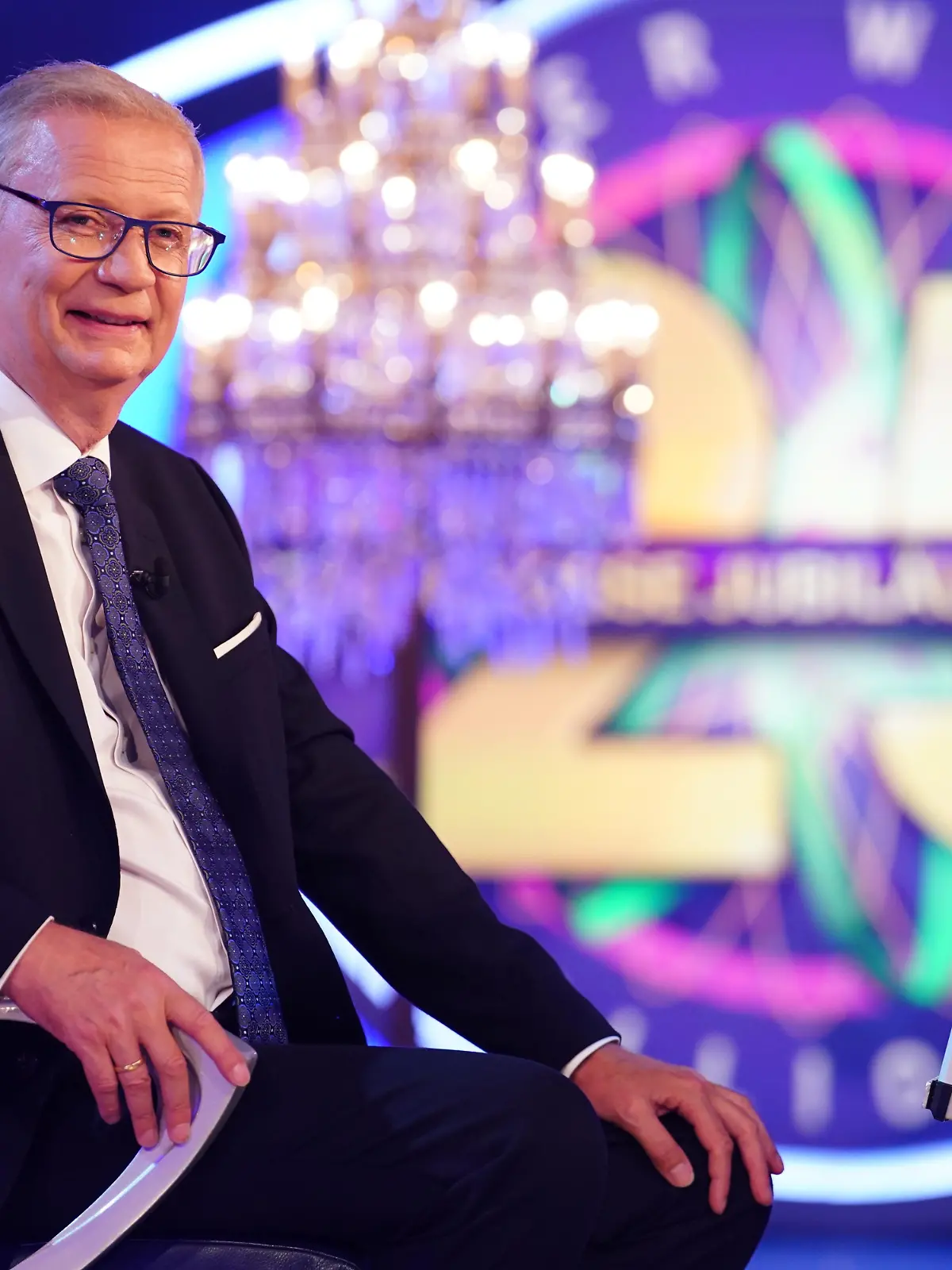 Achtung: Sperrfrist für alle Medien bis 17.10.2024, 23:55 Uhr!

Moderator Günther Jauch

+++ Die Verwendung des sendungsbezogenen Materials ist nur mit dem Hinweis und Verlinkung auf RTL+ gestattet. +++