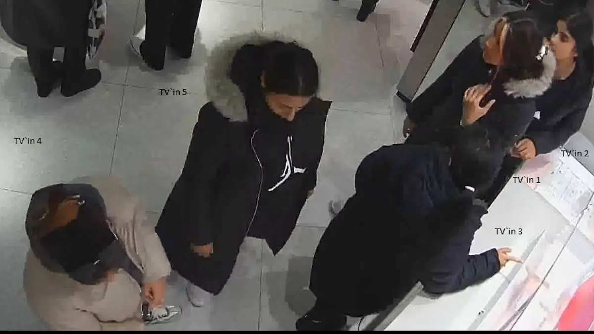 Nach diesen fünf Jugendlichen fahndet die Berliner Polizei.