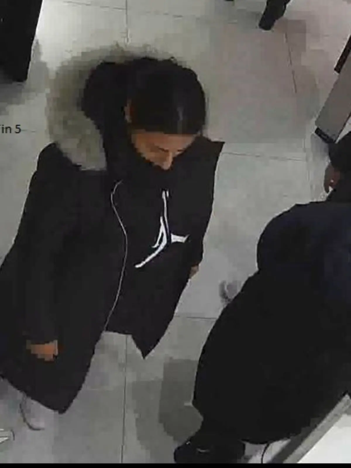 Bild zu: "Berliner Polizei fahndet mit Fotos nach fünf jungen Frauen"