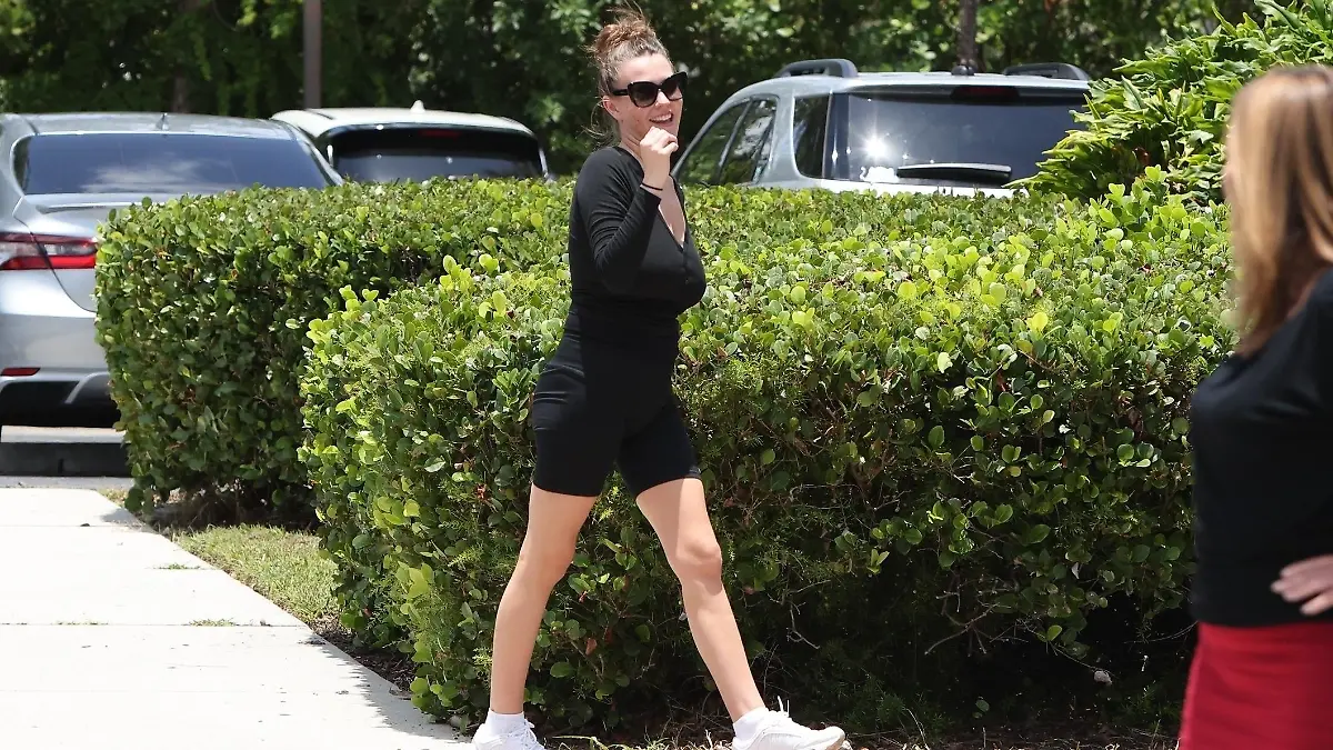 FLorida, FL - New Parents Michael Wendler and Laura Müller take their son to his first doctors appointment in Florida.
Pictured: Laura Müller
BACKGRID USA 28 JUNE 2023
BYLINE MUST READ: MiamiPIXX / BACKGRID
