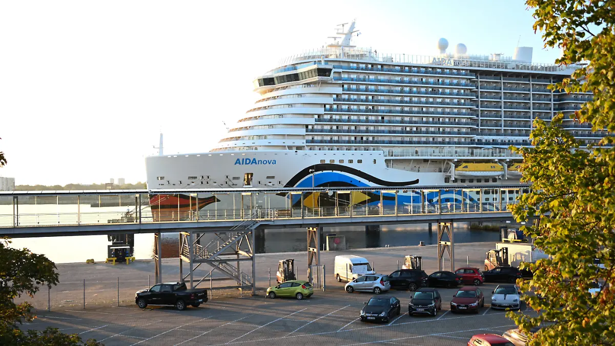 Mädchen (11) bricht sich den Arm! Kreuzfahrtschiff dreht sofort um