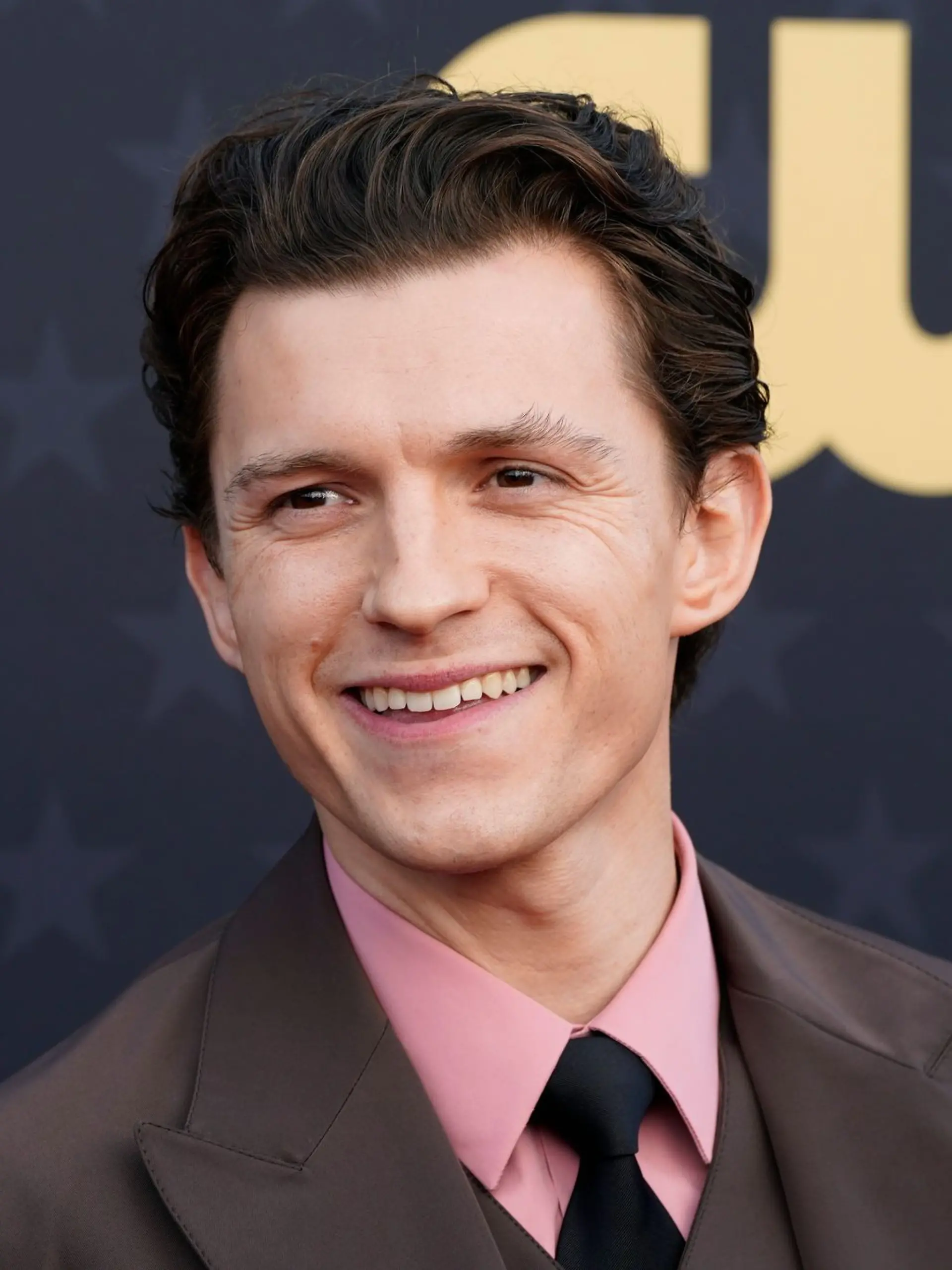Bild zu: "Schock am Spider-Man-Set! Tom Holland verletzt sich bei Dreharbeiten"
