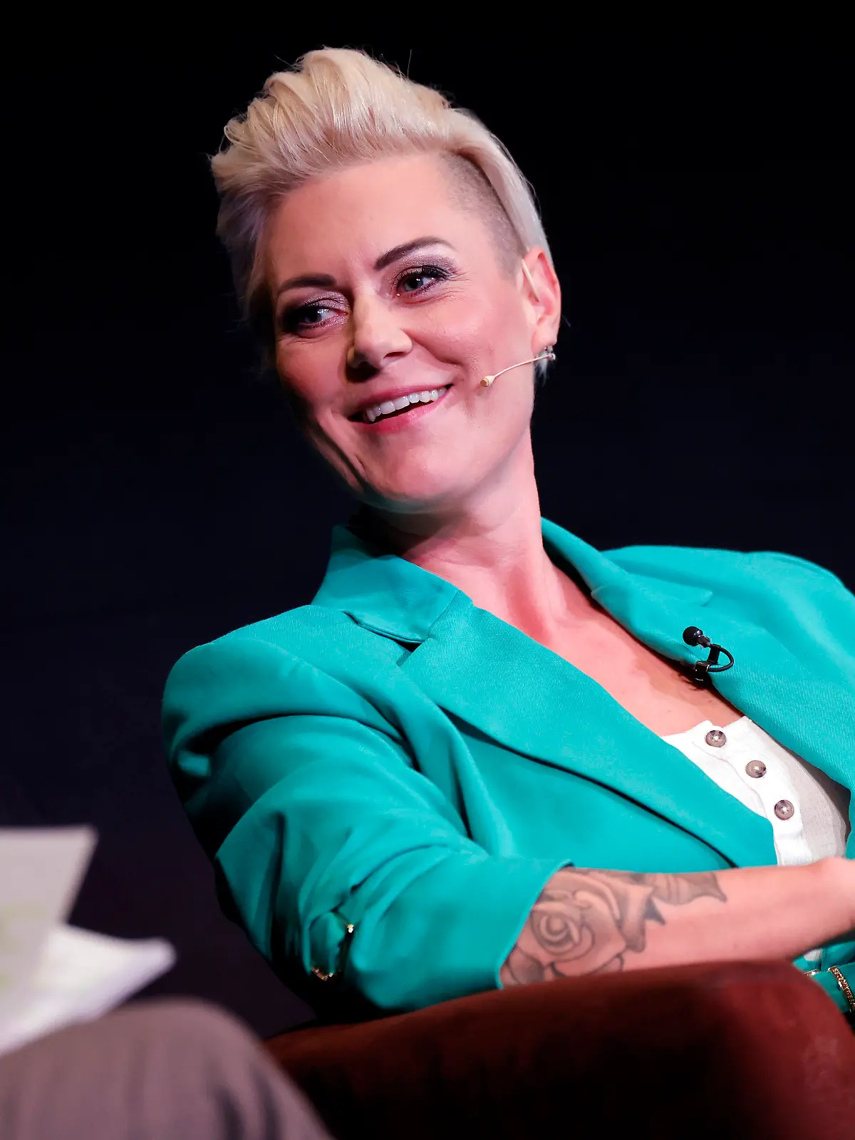 Ärztin Carola Holzner alias Doc Caro der Präsentation von ihrem neuen Buch „Ab unter die Gürtellinie” in Köln. 