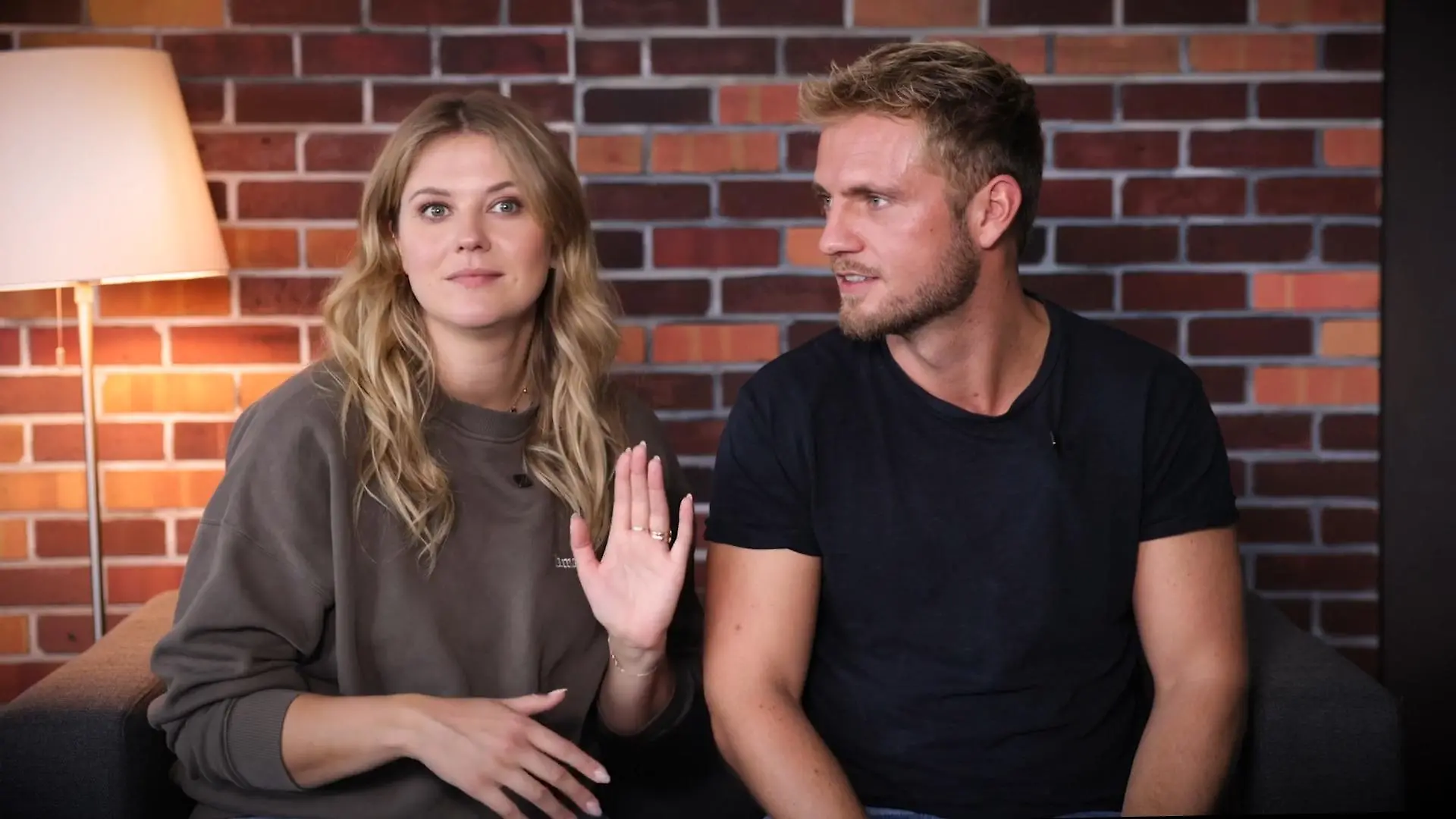 Was Josefin Bressel & Niklas Osterloh ihren Rollen wünschen Neue Liebe bei GZSZ