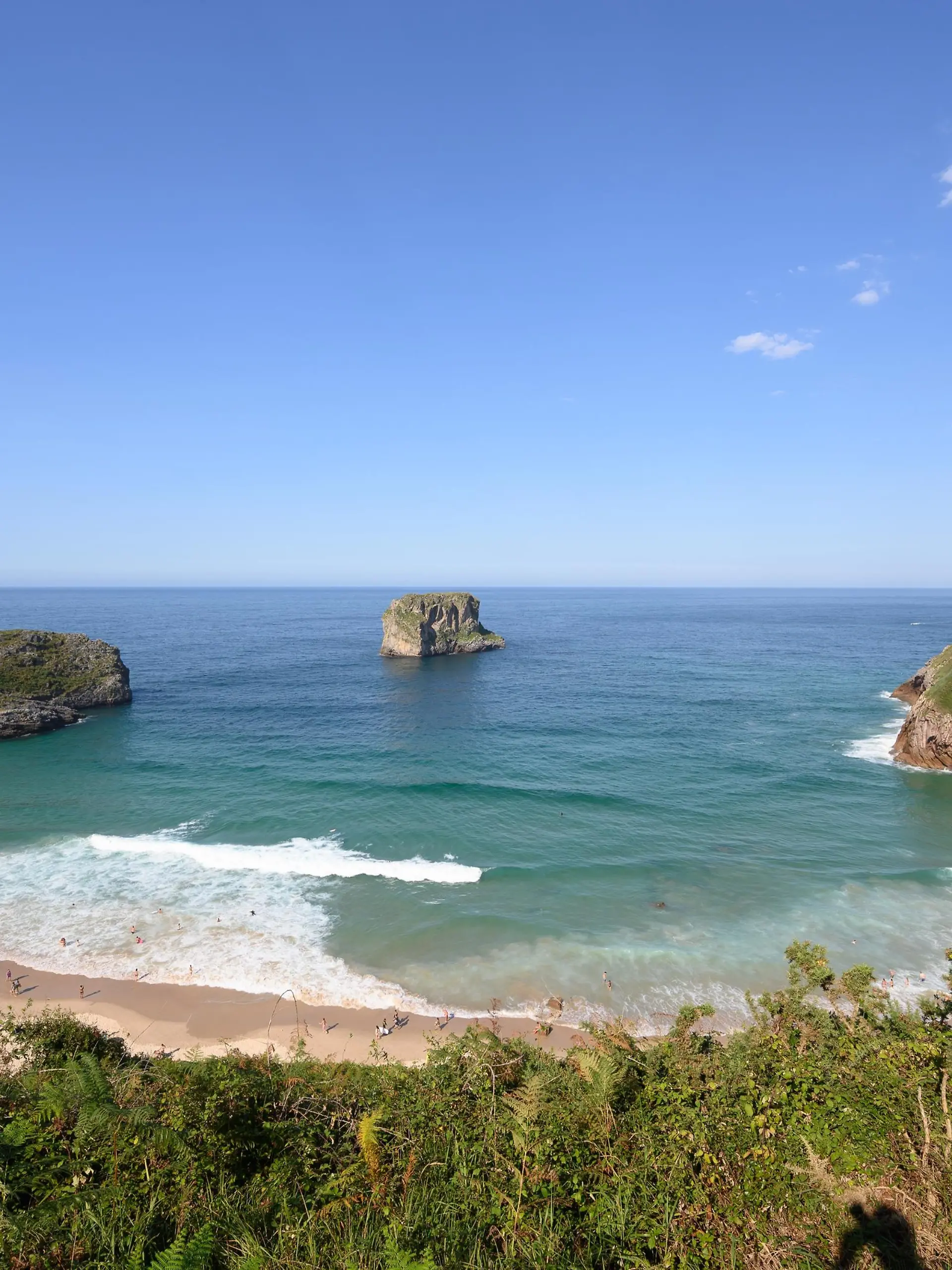 Der Strand Playa de Ballota.