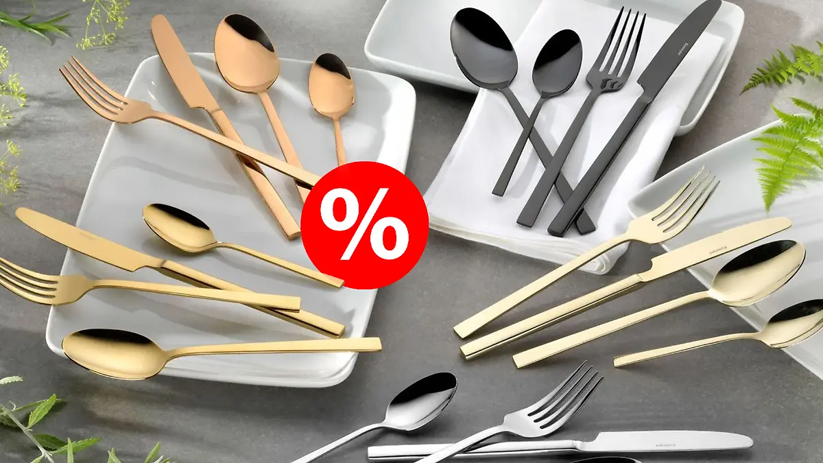 Besteck-Sets in verschiedenen Farben.