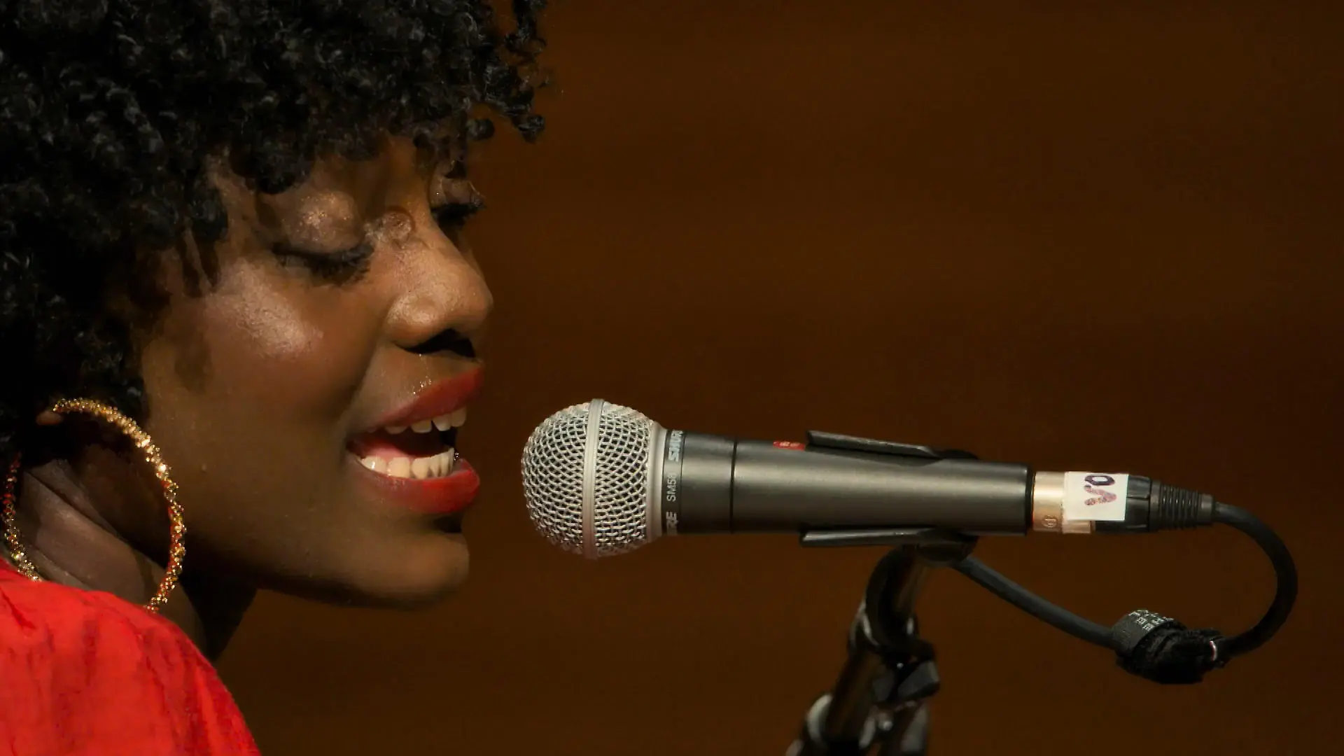Savannah singt und spielt aus dem Herzen "Walk In Love"