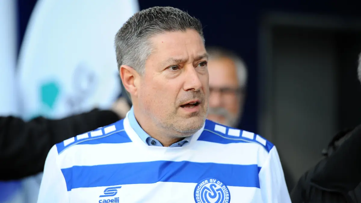 Duisburg, Schauinslandreisen-Arena, 10.04.19, 2.Bundesliga - 26.Spieltag: MSV Duisburg - 1.FC Koeln Bild: Joachim Llambi (RTL-Tanz-Juror) unterstuetzt den MSV aktiv im Abstiegskampf