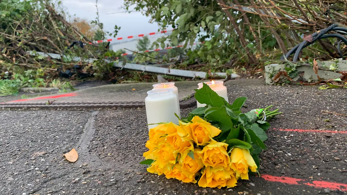 Eine Fußgängerin und ihre zwei Söhne starben bei einem schrecklichen Unfall in Esslingen.