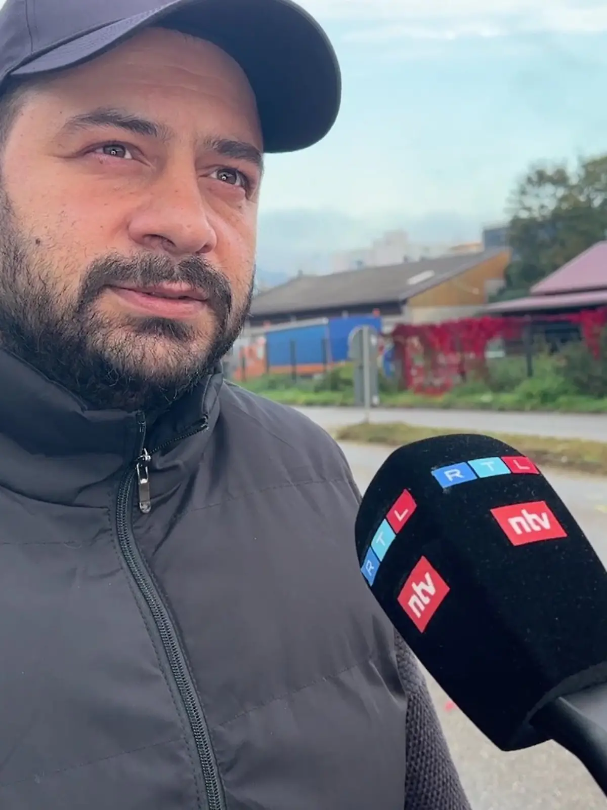 Bild zu: "„Das könnte jedem von uns passieren” – Anwohner fordert Handeln nach Horror-Crash in Esslingen"