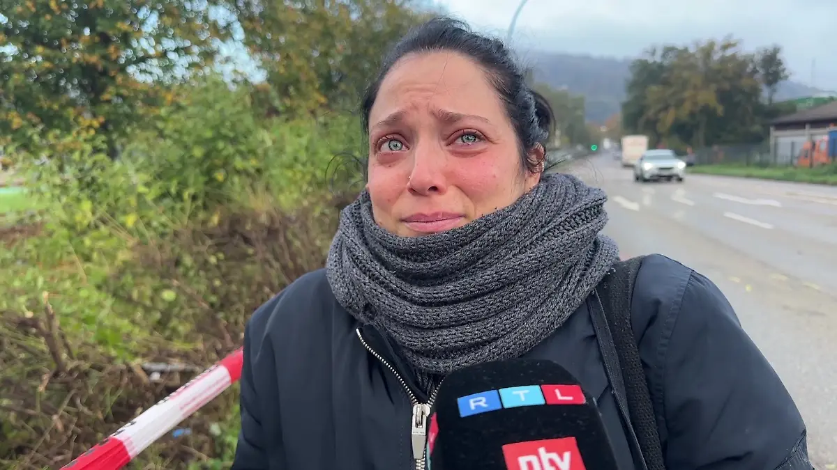 Eine gute Freundin trauert um die verstorbene Antonella in Esslingen.