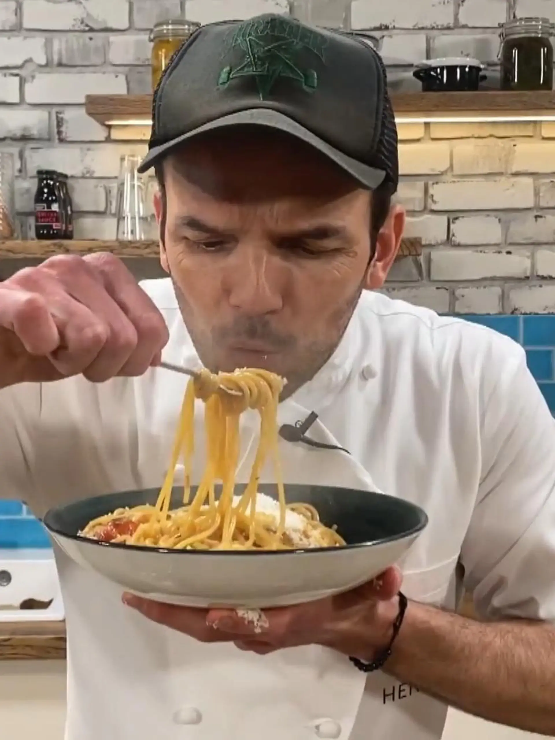 Bild zu: "Rezept für Spargel-Spaghetti mit Kirschtomaten"